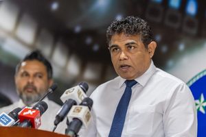 އަދީބު ދޮގު ހެކި ދިން މައްސަލަ ކޯޓަށް ހުށަހަޅާނަން: ބޮންޑޭ