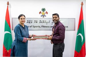 އިންޑިއާ އެހީގައި އަޅާ ސިންތެޓިކް ޓްރެކުތަކުގެ މަސައްކަތްކުރިއަށް