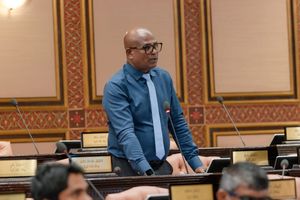 އެމްޑީޕީގެ ވެރިން ހައްޔަރު ކުރަން ޕީއެންސީ މެންބަރަކު ގޮވާލައިފި