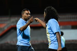 އާތީ ވެލެންސިއާ ކޯޗުކަމުން ވަކިވެއްޖެ