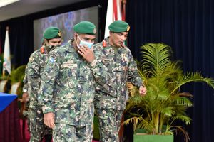 އަސްކަރިއްޔާގެ ވެރިންގެ ވާހަކަތަކުގައި ގާނޫނީ ފުށުއެރުންތައް