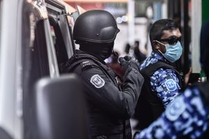 ދޫކޮށްލި ދެ މީހުންނަށް ހަމަލާއާ ގުޅުން އޮތް ކަމުގެ ތުހުމަތުކޮށް އަލުން ހައްޔަރުކޮށްފި 