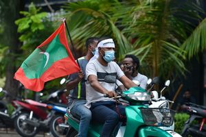 ދިވެހިން ދެމި ތިބޭނީ ފަލަސްތީނާ އެކު