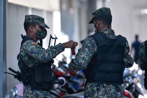 ފާހާނާގައި ފިސްތޯލަ ބޭއްވި ސިފައިންގެ މީހާގެ މައްސަލަ ބަލަނީ