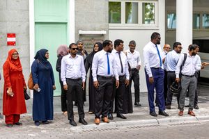 ކަންބޮޑުވުން ހިފައިގެން ކައުންސިލަރުން ރައީސް އޮފީހަށް