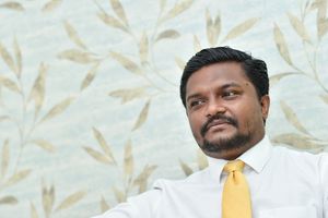 ތަޖުރިބާ ނެތް ކަމަށް ބުނާތީ އަނަސް ރައްދު ދެއްވައިފި