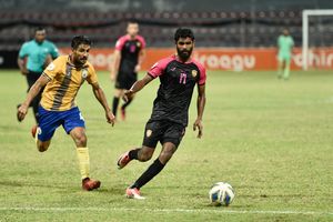 ވެލެންސިއާ ބަލިކޮށް ޔޫވީ ފަސްބެލުމެއްނެތި ކުރިއަށް 