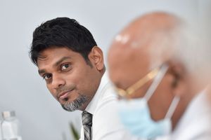 ލޯނަކުން ކާޑު ގަތުމަށް ނިންމީ އަގު ހެޔޮކުރަން: އަމްރު
