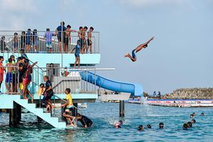 Swimming track closed over sewage traces 