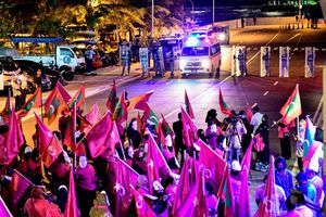 އިދިކޮޅު މުޒާހަރާ ރޫޅާލުމުގެ ތެރޭގައި އަނިޔާވި މީހުންނަށް ފަރުވާދީފި