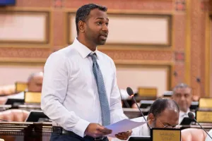ސަރުކާރުން އުޅެނީ ވިޔަފާރިވެރިން ބްލެކްމެއިލް ކުރަން: މީކާއިލް
