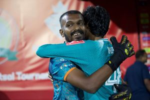 ޔަގީންކަން ދީފައި ކީޕަރަކަށް އަރައި އަޖުފާން ހޯދައިދިނީ ޒޯން ތަށި