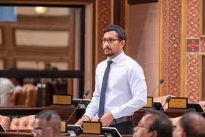 ފަލާހުގެ މައްޗަށް އަބުރުގެ ދައުވާ ކުރަނީ