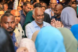 ޕީއެންސީގެ ޖަލްސާއަށް ސަރުކާރުގެ މުވައްޒަފުން ދިޔައީ މަޖުބޫރުން