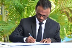 ޖިންސީ ތުހުމަތެއް އަމާޒުވީ ގާޒީ އިހްސާން އިސްތިއުފާ ދެއްވައިފި