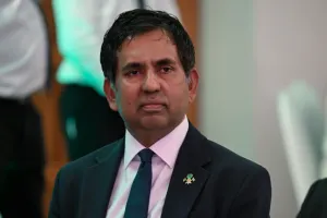 ހުލާސާކޮށް އިއްޔެ: ސައީދުގެ ދޮގު، ޑޮލަރުގެ ތާށިކަން އަދި ރަސްމާލެ