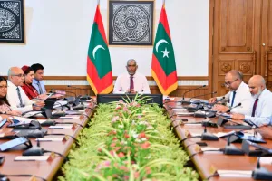 ރައީސް އޮފީހުގެ ކުރީގެ މުވައްޒަފަކަށް މިނިސްޓަރެއްގެ އިންޒާރު