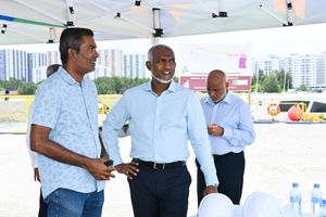 އެޗްޑީސީ މުވައްޒަފުން ޕީއެންސީއަށް ސޮއިކުރަން މަޖުބޫރު ކުރަނީ 