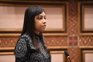 ނަޝީދާމެދު އޮތް ޝަކުވާތައް ރޮޒެއިނާ ބަންޑުންކޮށްލައިފި