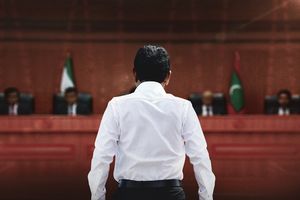 ޖުޑީޝަރީއަށް ސިޔާސީ ނުފޫޒު އެބަ އޮތްތަ؟