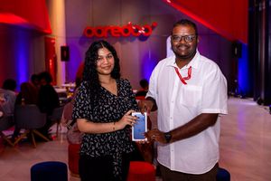 އައިފޯން 17 ޕްރީއޯޑާކުރި މީހުންނާ އުރީދޫއިން ފޯނު ހަވާލުކުރަން ފަށައިފި