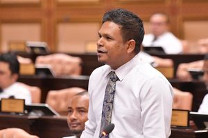 އޮޅުވާލައިގެން ޕާޓީތަކަށް މީހުން ވައްދާ މައްސަލަ މަޖިލީހަށް!