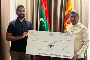ވިލާ ގްރޫޕުން ލަންކާއަށް 100،000 ޑޮލަރު ހަދިޔާކޮށްފި 