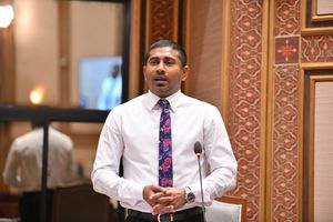 ދަނޑުގެ ލައިޓު ނުދިއްލިގެން ހާޒިރުކުރާތީ މަހުލޫފްގެ ކަންބޮޑުވުން