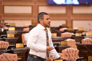 ސުޕްރީމް ކޯޓުން ސުއޫދު ބޭރު ކުރަން ޖެހޭ: އިމްރާން 