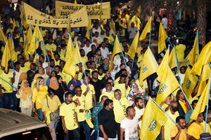 Hundreds march in Male' calling for Muizzu's resignation