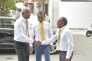 ދެ ރައީސުން ސުލްހަކުރަން ޗެއާޕާސަން އިސްނަންގަވައިފި