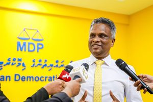 މި ވެރިކަން ގެނައީ ދޮގު ހަދައި އޮޅުވާލައިގެން: އާޒިމް