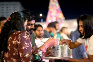 ސިމްޑީން ބޮންކެފޭ އައިކަފީގެ ދަޅު މާކެޓަށް ނެރެފި