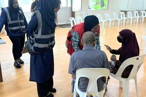 އަލިފާނާ ހެދި އެހީތެރިކަމަށް އެދުނު 50 މީހަކަށް އެހީވެދީފި 