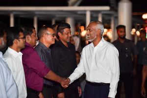 ހުލާސާކޮށް އިއްޔެ: ބާރު ލިބުމާއެކު ރަމީޒު "އެއްލައިލުން!"