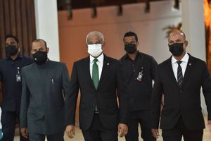 "މަދު ބަޔަކު ގެންގުޅޭ ހަރުކަށި ފިކުރަކީ ދީން ދަންނަ ކަމެއް ނޫން"