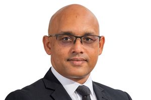 ބީއެމްއެލްގެ ޑިރެކްޓަރުންގެ ބޯޑުގެ ޗެއާޕާސަންގެ މަގާމަށް ޒަރީރު 