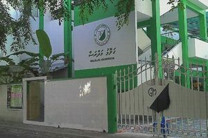 ގަލޮޅު މަދަރުސާގެ ހުރިހާ މަސައްކަތު މީހުން ސަސްޕެންޑުކޮށްފި 