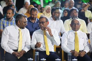 Nasheed rejoins MDP two years after leaving party