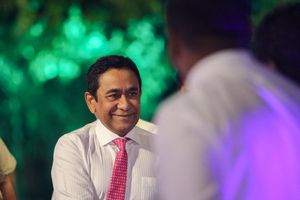 ޔާމީނުގެ ކެމްޕޭނުގައި ޕީޕީއެމުން ދޮރުން ދޮރަށް ހިނގަން ފަށަނީ
