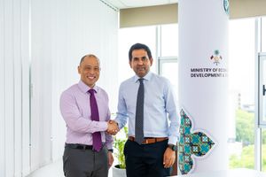 US Ambassador meets Economic Minister Saeed