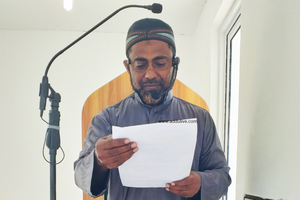 މުދިމު ސަސްޕެންޑްކުރީ ހުތުބާއަށް އުނި އިތުރު ގެނައުމުން