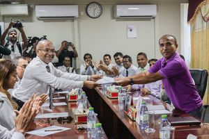 Nasheed supporters submit applications to form the Democrats party