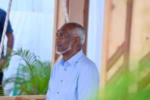ދެ ދުވަހުގެ ދަތުރެއްގައި މުއިއްޒު ފުވައްމުލަކާއި އައްޑޫއަށް