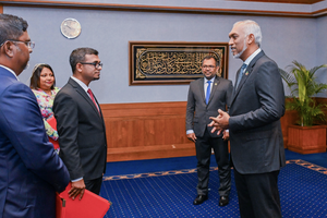 މުނައްވަރު ރާއްޖޭގައި ނެތުމުން އިންޓަވިއު ކުރެވޭ ގޮތެއް ނުވި