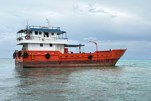 Oil tanker runs aground reef near Nilandhoo