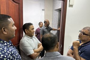 ޕީޕަލްސް ނެޝަނަލް ފްރަންޓަށް އެންމެ ފުރަތަމަ ސޮއިކުރެއްވީ ޔާމީން
