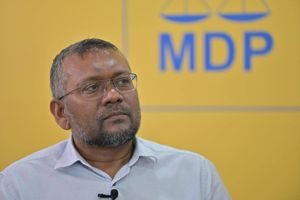 "މިވަގުތު ރާއްޖޭގައި ހިންގަމުން މިދަނީ ގައިރު ގާނޫނީ ދައުލަތެއް"