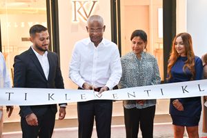 ފާޑުކިއުންތަކާ ގުޅިގެން، ރައީސް އަމިއްލަ މީހެއްގެ ފިހާރައެއް ހުޅުވައިދެއްވުން ސަރުކާރުން ދިފާއުކޮށްފި 