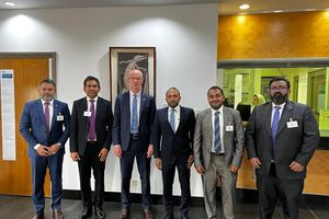 އިދިކޮޅުން އީޔޫގެ ސަފީރުންނާ ބައްދަލުކޮށް މަޝްވަރާކޮށްފި